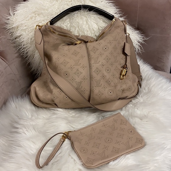 Louis Vuitton Handbags - Louis Vuitton Mahina Selene MM Shoulder bag